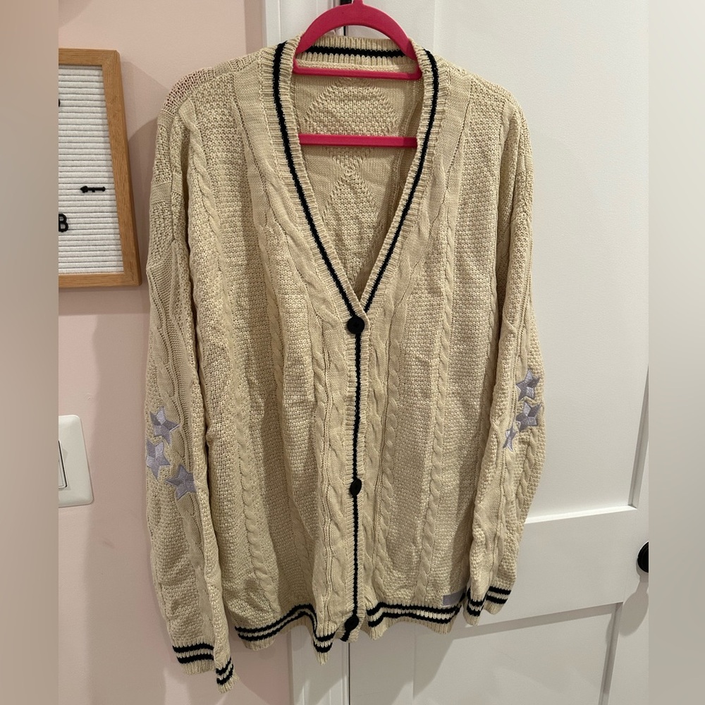(Knockoff) Taylor Swift CARDIGAN size XL